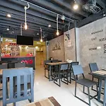 Oyo 1158 Thestaycafe Hostel